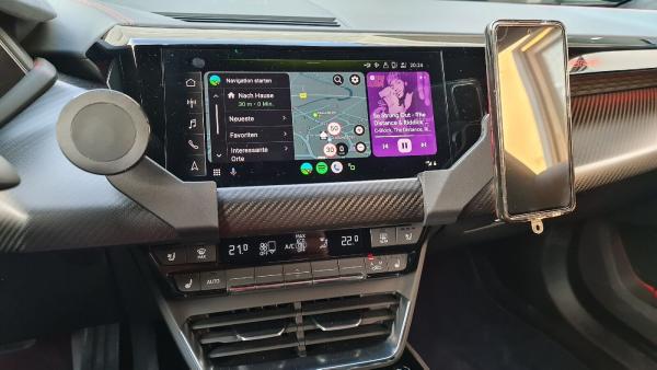 RS-Mount, fahrzeugspezifischer Handyhalter passend für Audi Etron GT rechts neben Bildschirm, Made in Germany